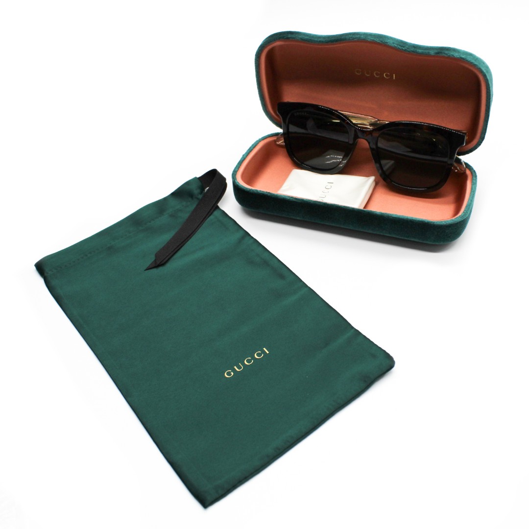 Солнцезащитные очки Gucci GG0562SK