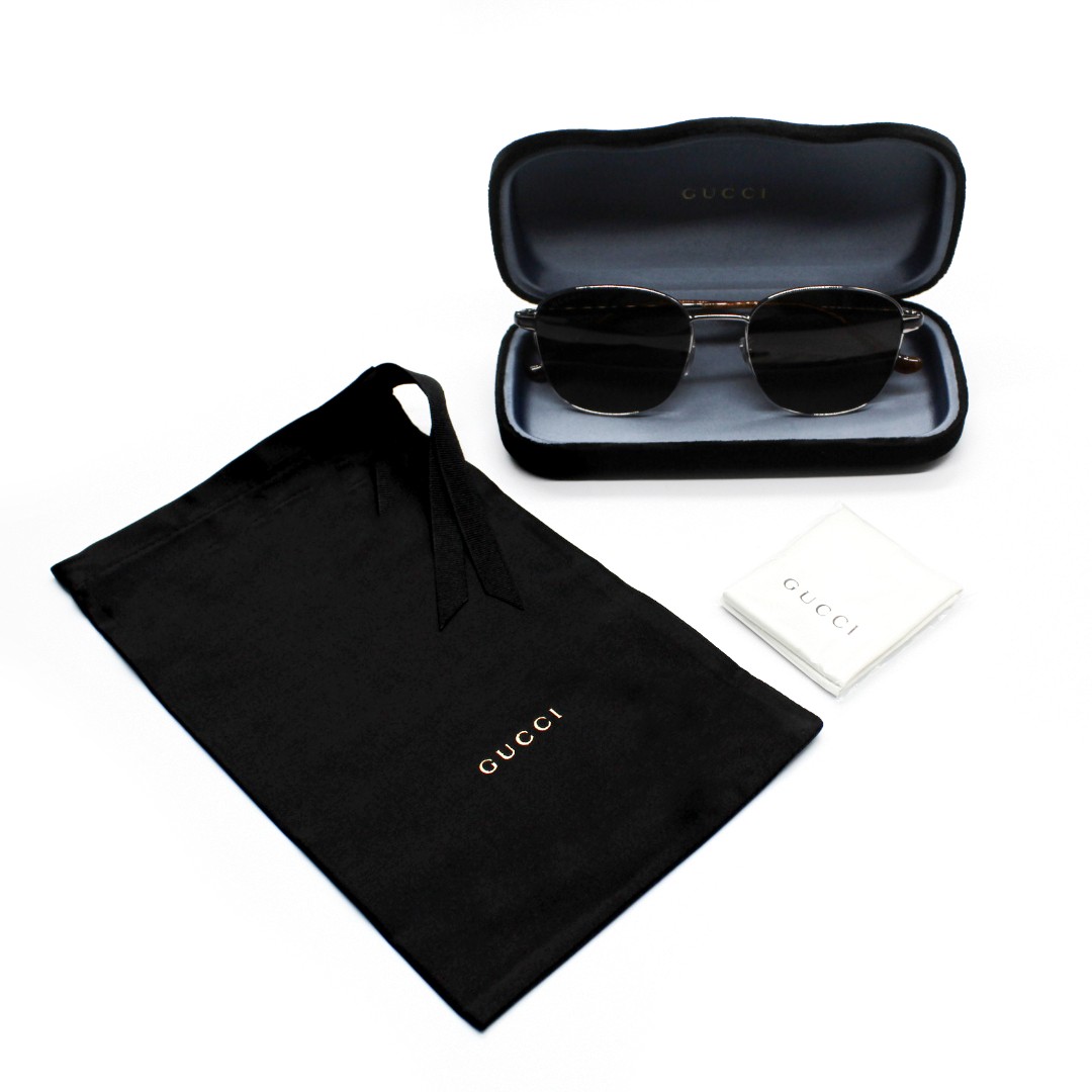 Солнцезащитные очки Gucci GG0575SK