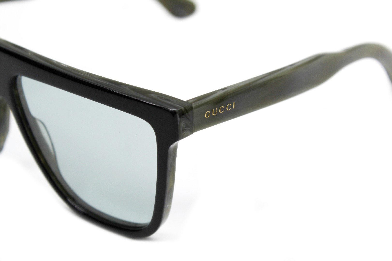Солнцезащитные очки Gucci GG0582S