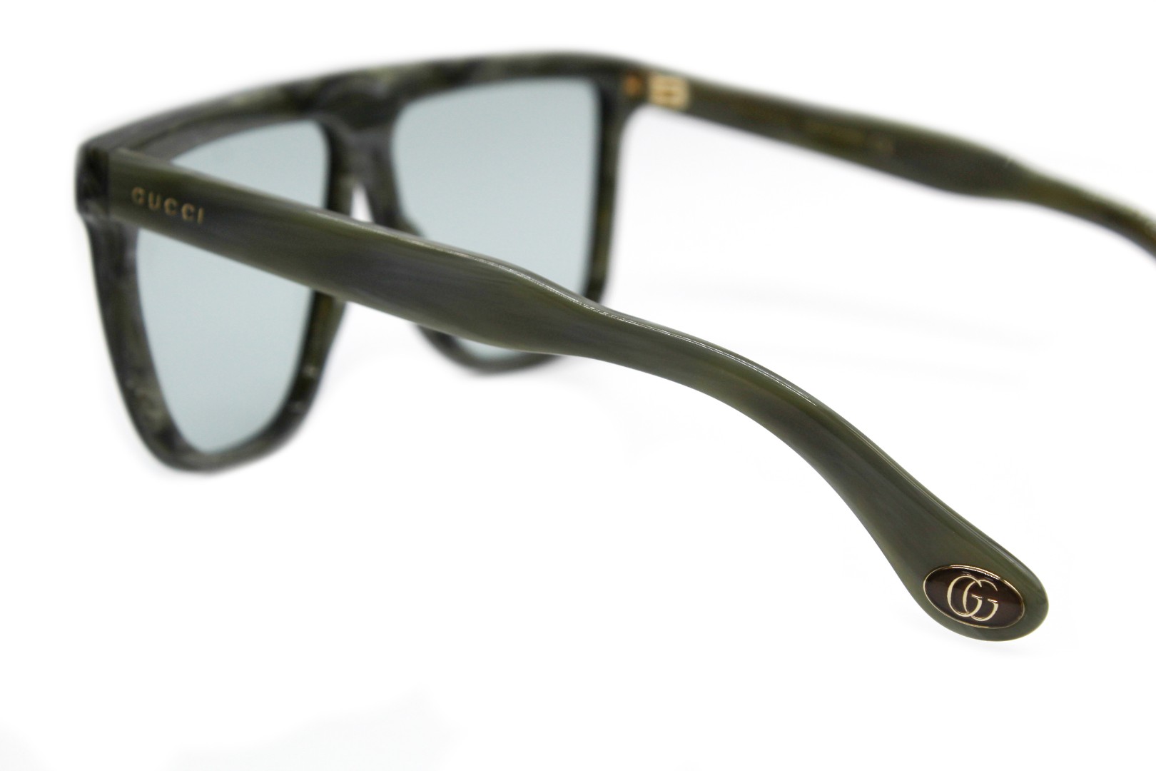 Солнцезащитные очки Gucci GG0582S