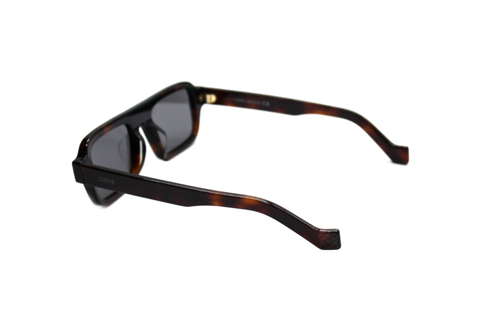 Солнцезащитные очки LOEWE	LW40021U